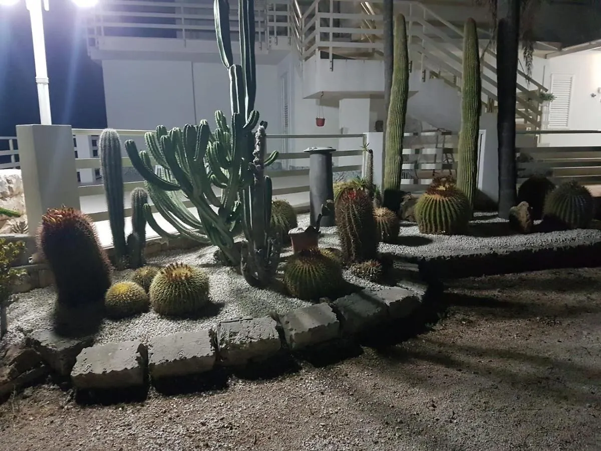 Appartamento il CARRUBBO, alloggio in villa a Marzamemi