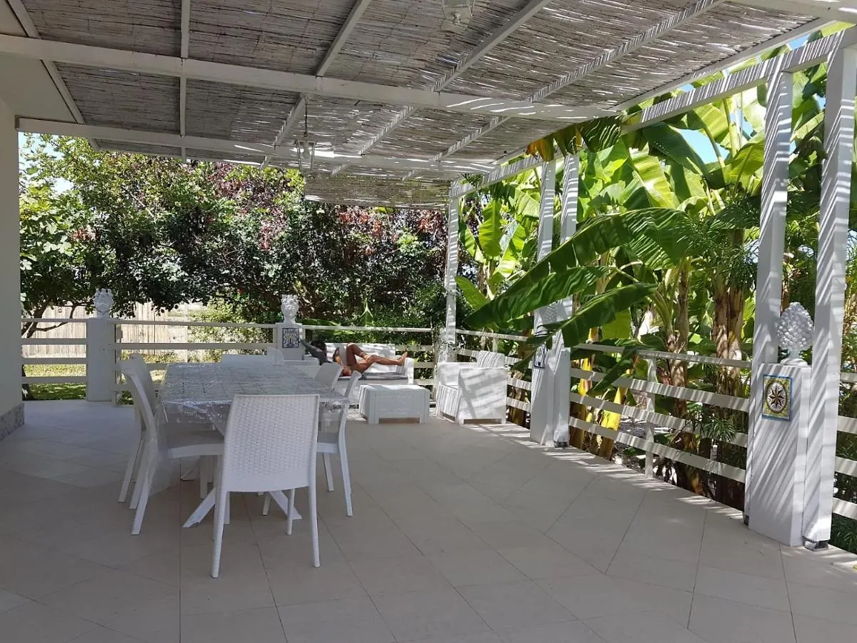 il CARRUBBO, alloggio in villa a Marzamemi Italia