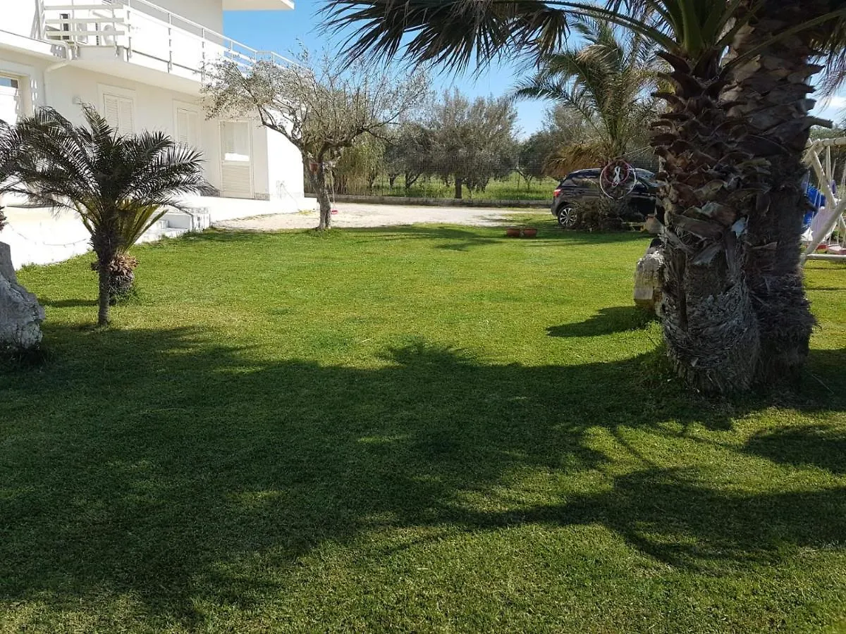il CARRUBBO, alloggio in villa a Marzamemi Appartamento